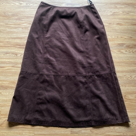 Long brown vintage swede skirt size 12 petite - Picture 2 of 3